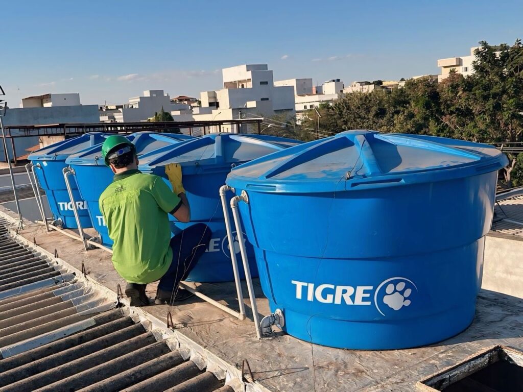 Limpeza e Higienização de Caixa D'água 3 Desinfecção e Higienização de Caixa D'água